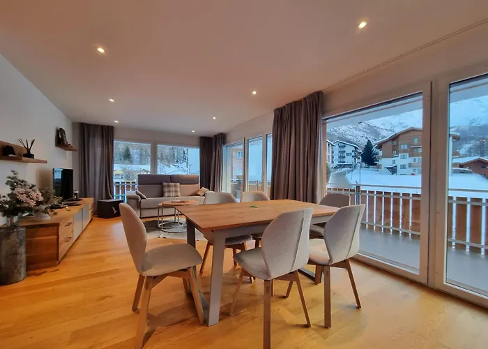 Luxury Romaine 1st Floor